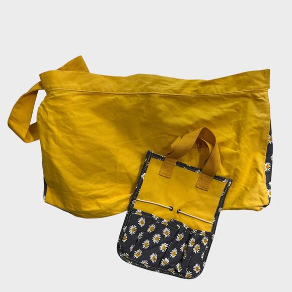 Lilac & Vine Daisy Print 1/2 Apron and Mini Tool Bag - Picture 3 of 13